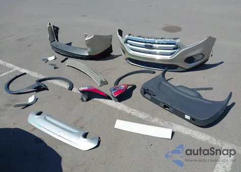 2017 Ford Escape Titanium z USA, uszkodzony, nr VIN 1FMCU0JD7HUD84006